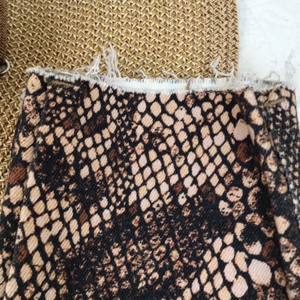 NWT Free People Two Faced Snakeskin Jegging - Picture 15 of 16